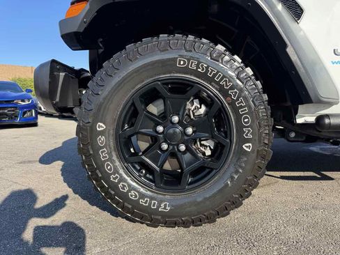 Used 2023 Jeep Wrangler Unlimited AWD/4WD image 9