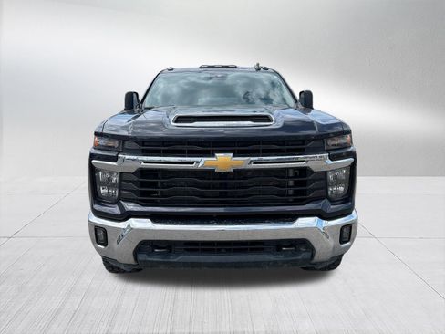 Used 2024 Chevrolet Silverado 2500 LT w/ All Star Edition AWD/4WD image 2