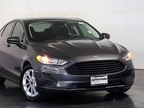 Used 2019 Ford Fusion SE FWD image 6