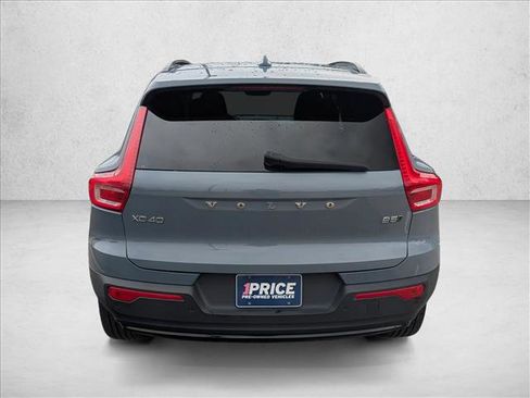 Used 2023 Volvo XC40 B5 Ultimate w/ Protection Package Premier image 6