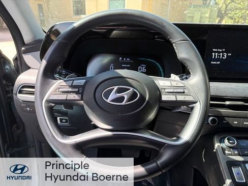Used 2024 Hyundai Palisade SEL FWD image 8
