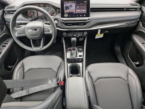 New 2026 Jeep Compass Latitude image 14