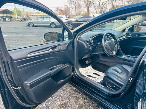 Used 2018 Ford Fusion Titanium image 18