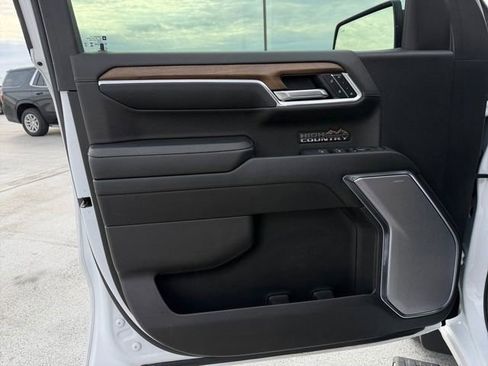 Certified 2024 Chevrolet Silverado 1500 High Country w/ Technology Package image 12