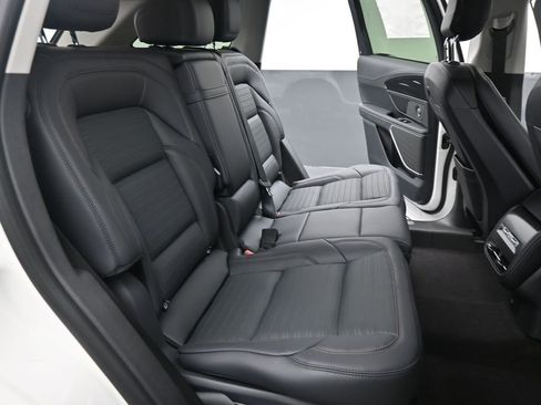 New 2026 Lincoln Nautilus Reserve w/ Jet Appearance Package AWD/4WD image 18