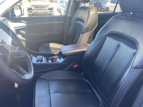 Used 2023 Jeep Grand Cherokee L Limited AWD/4WD image 21