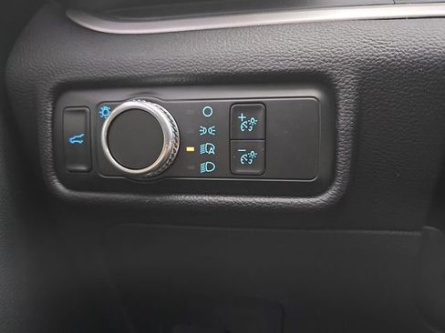 Used 2021 Ford Explorer XLT RWD image 35