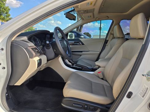 Used 2017 Honda Accord EX-L image 9