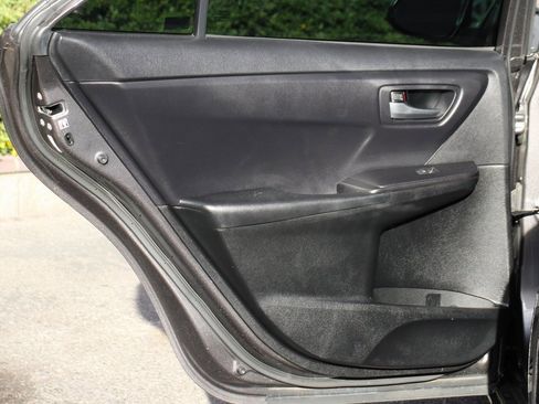 Used 2017 Toyota Camry LE image 30