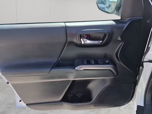 Used 2021 Toyota Tacoma TRD Off-Road w/ Technology Package image 25