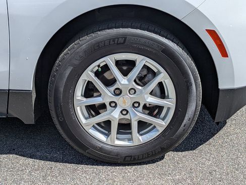 Used 2024 Chevrolet Equinox LS w/ LS Convenience Package image 12