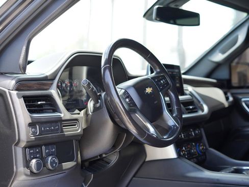 Used 2021 Chevrolet Suburban LT AWD/4WD image 11