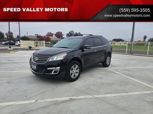 Used 2017 Chevrolet Traverse LT image 1
