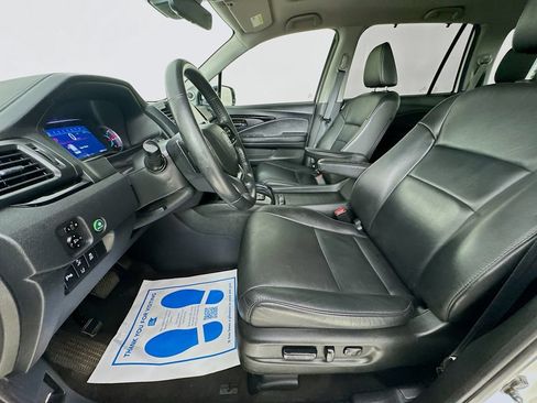 Used 2019 Honda Pilot Touring image 25