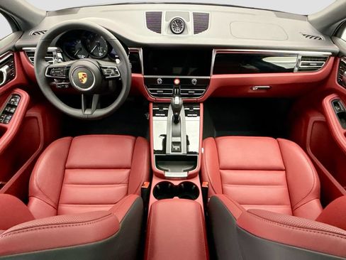 Used 2026 Porsche Macan AWD/4WD image 16