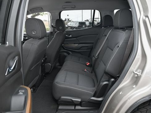 Used 2022 GMC Acadia SLE FWD image 36