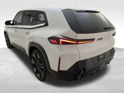 New 2023 BMW XM image 9