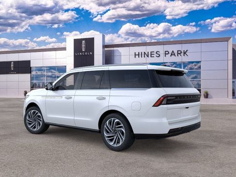 New 2026 Lincoln Navigator Reserve AWD/4WD image 4