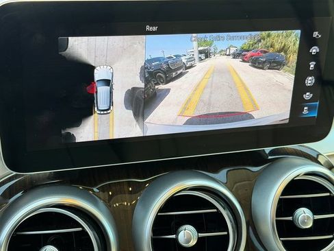 Used 2022 Mercedes-Benz GLC 300 4MATIC image 20