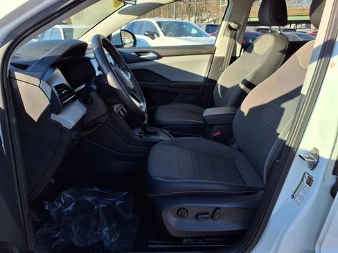 Used 2022 Volkswagen Taos SE FWD image 18