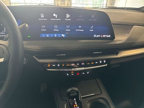 Certified 2025 Cadillac XT4 Premium Luxury w/ Cold Weather Package FWD image 17