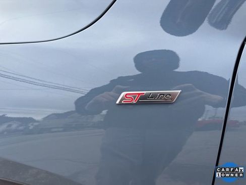 Certified 2025 Ford Escape ST-Line Select AWD/4WD image 10