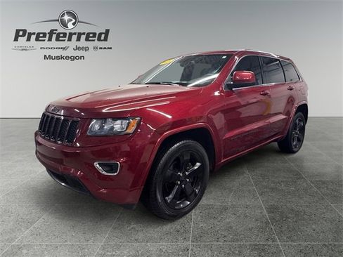 Used 2015 Jeep Grand Cherokee Altitude image 2