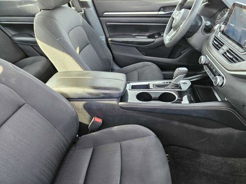 Used 2023 Nissan Altima 2.5 SV image 14