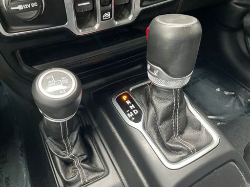 Used 2022 Jeep Wrangler Unlimited Sahara w/ Safety Group AWD/4WD image 20