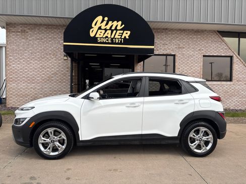 Used 2022 Hyundai Kona SEL w/ Convenience Package image 2