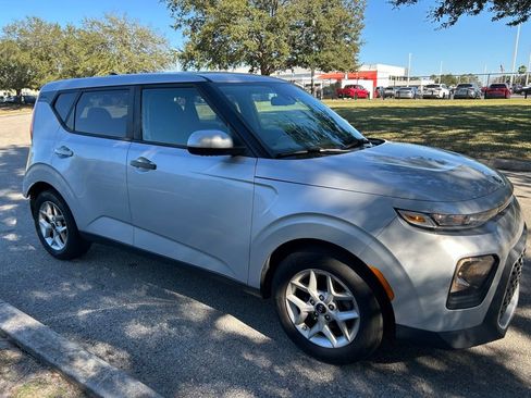 Used 2020 Kia Soul S image 6