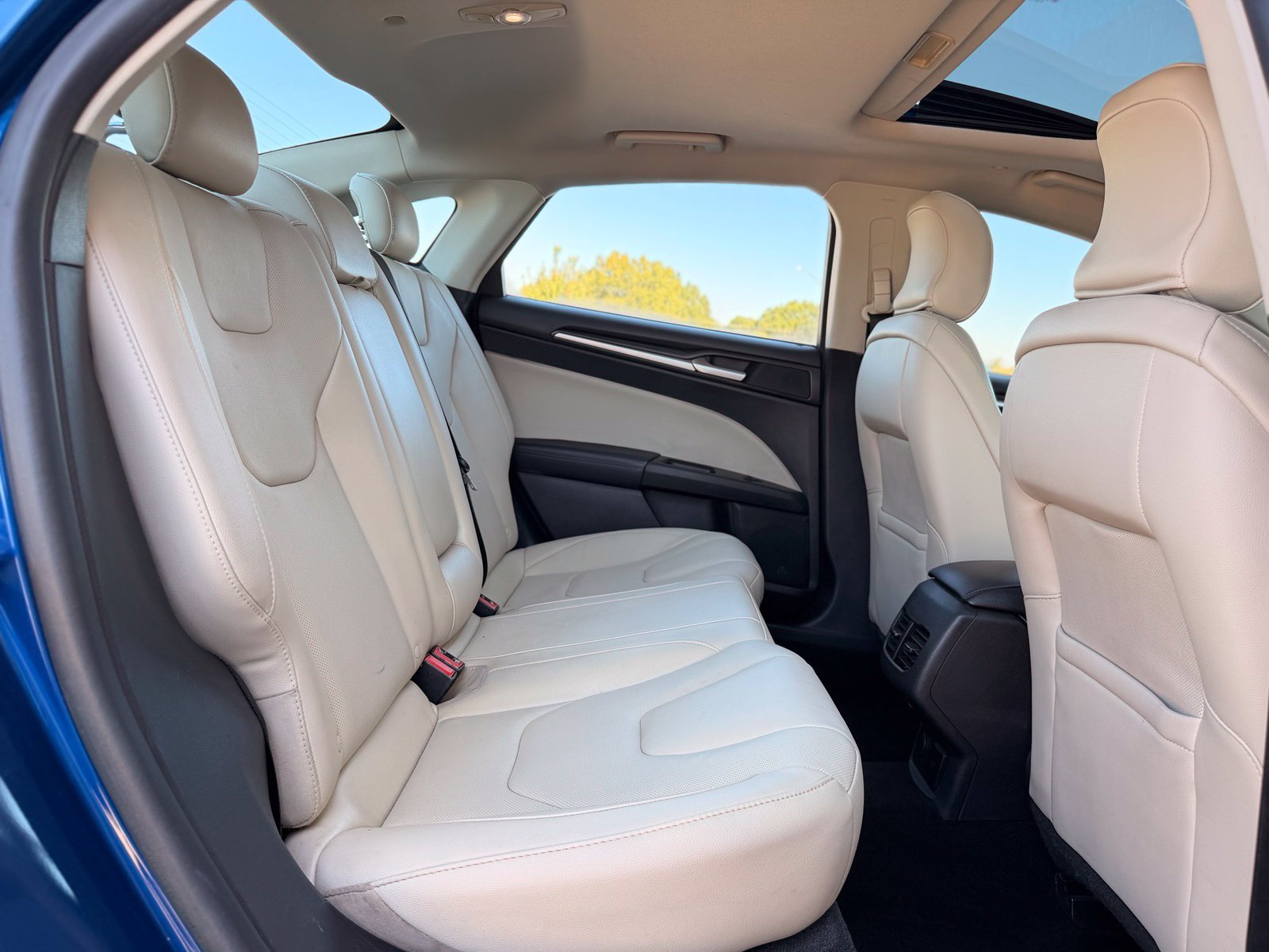 Used 2017 Ford Fusion Titanium FWD image 21