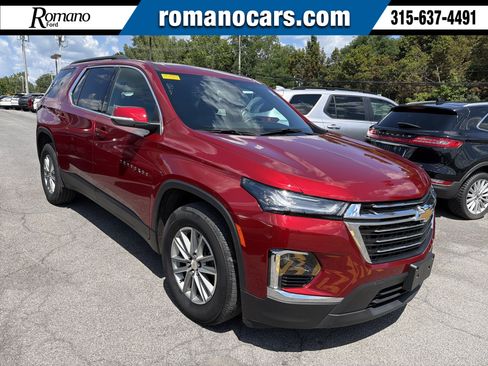 Used 2023 Chevrolet Traverse LT AWD/4WD image 1