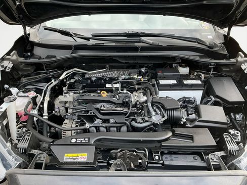 Used 2022 Toyota Corolla Cross LE image 18