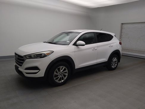 Used 2018 Hyundai Tucson SE image 2