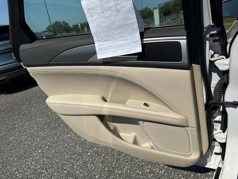 Certified 2020 Lincoln MKZ w/ Convenience Package image 13