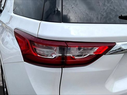 Used 2020 Chevrolet Traverse High Country w/ LPO, Floor Liner Package AWD/4WD image 24