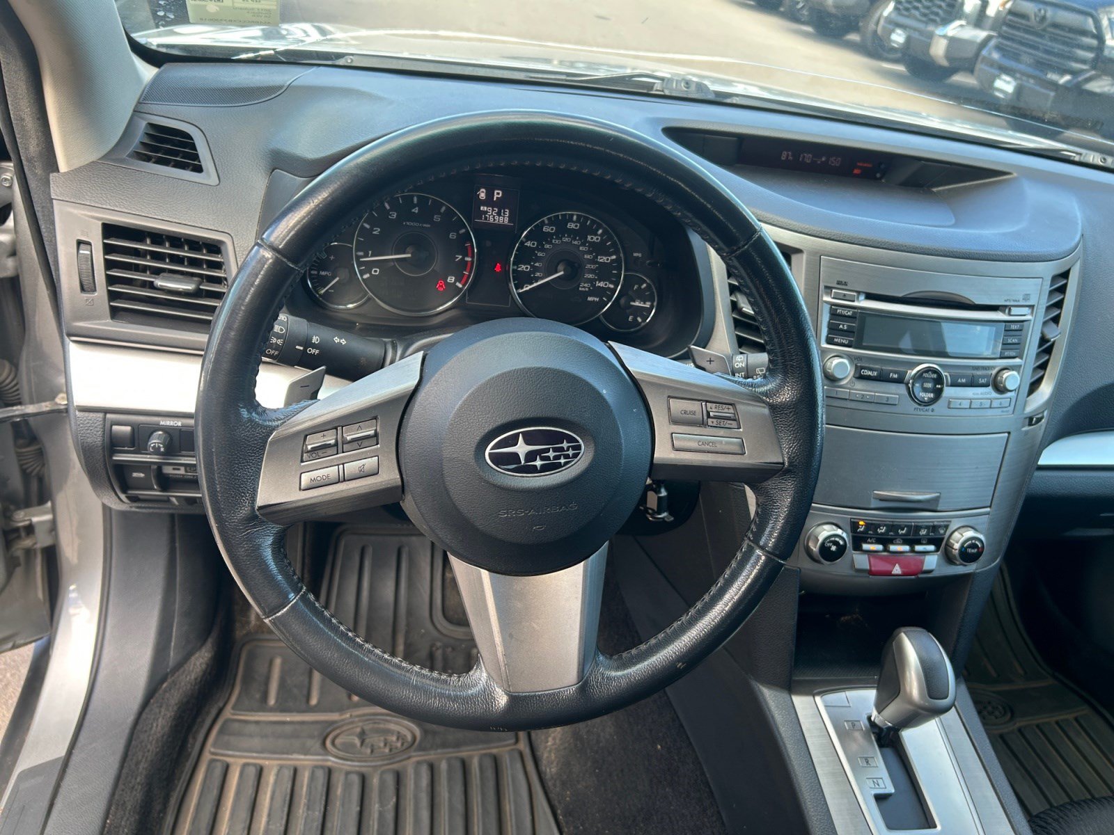 Used 2011 Subaru Outback 2.5i Premium w/ All-Weather Pkg AWD/4WD image 9