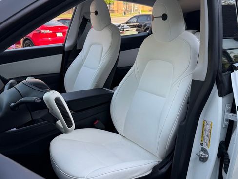 Used 2021 Tesla Model Y Long Range image 26