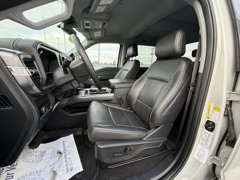 Used 2025 Ford F450 Lariat w/ FX4 Off-Road Package image 14