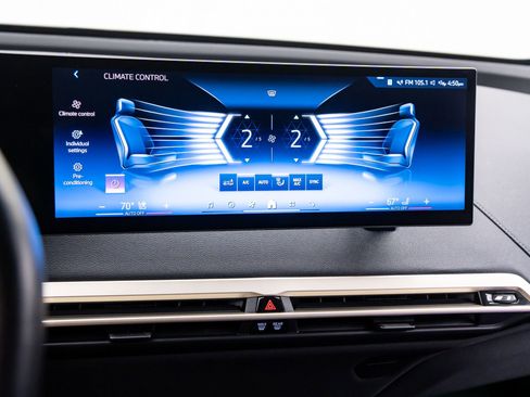 Used 2024 BMW iX xDrive50 w/ Convenience Package image 27