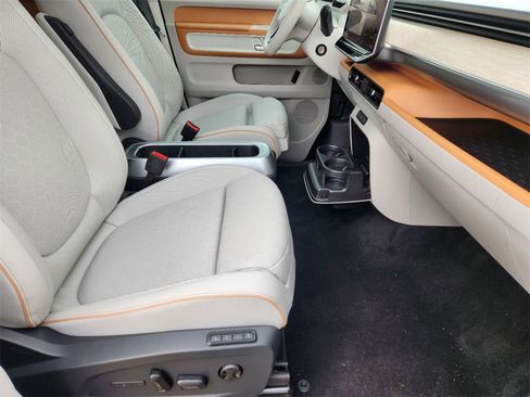 New 2025 Volkswagen ID. Buzz 1st Edition image 11