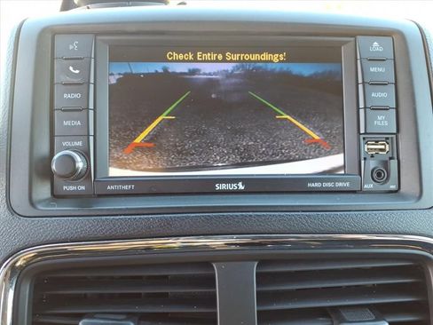 Used 2018 Dodge Grand Caravan SE image 23