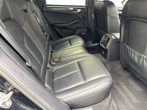 Used 2019 Porsche Macan AWD/4WD image 38