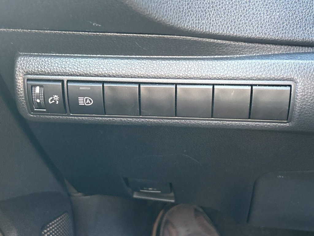 Used 2024 Toyota Corolla LE FWD image 29