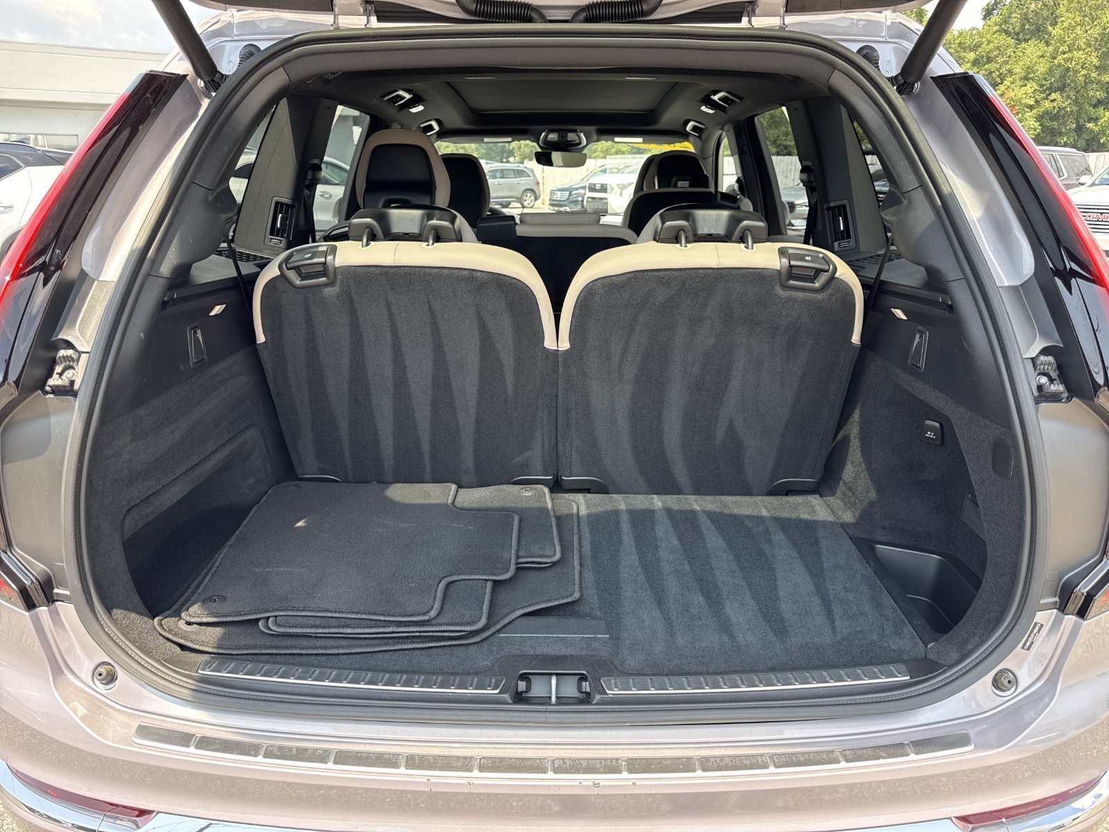 Certified 2026 Volvo XC90 B6 Plus AWD/4WD image 35