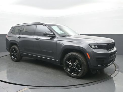 Used 2023 Jeep Grand Cherokee L Laredo AWD/4WD image 7
