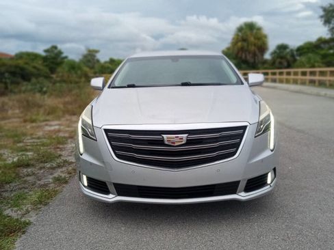 Used 2018 Cadillac XTS Luxury image 3