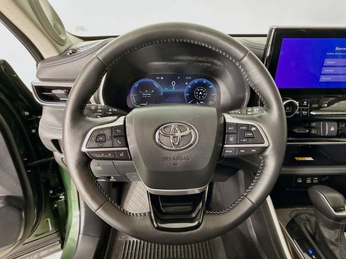 Certified 2025 Toyota Highlander Platinum image 11