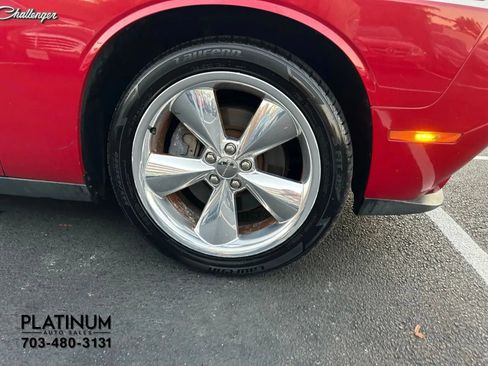 Used 2015 Dodge Challenger R/T Plus image 17